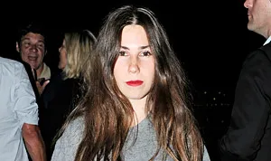1342046323_zosia mamet 300