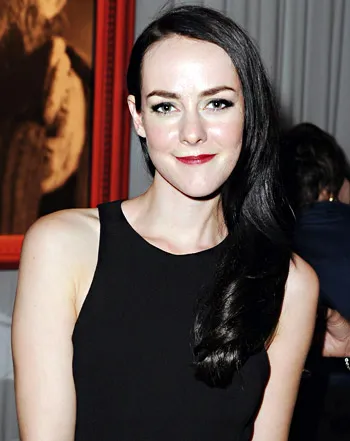 1343075953_jena malone 441