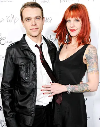 1343079092_nick stahl rose murphy 441