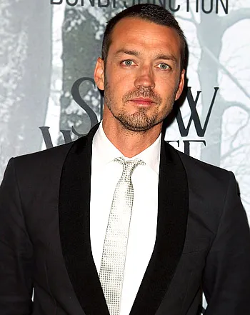 1343225144_rupert sanders 441