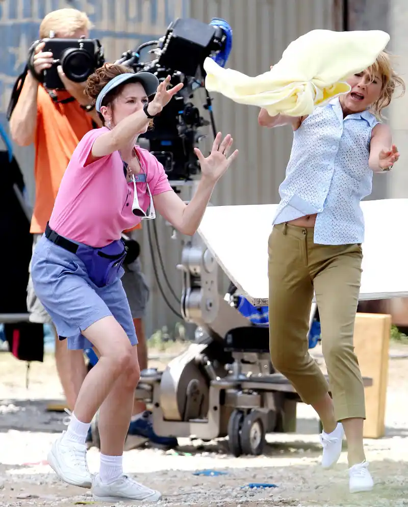 1343240930_jennifer aniston kathryn hahn zoom