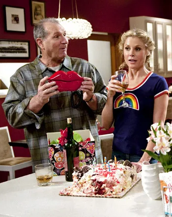 1343659476_ed oneill julie bowen 441