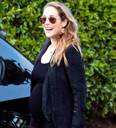 1343671829_elizabeth berkley 467