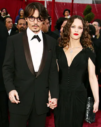 1343934947_johnny depp vanessa paradis 441