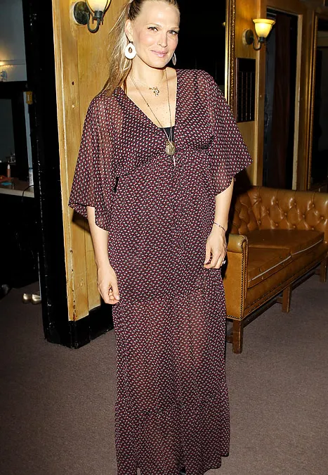 1344952610_molly sims 467