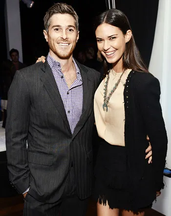 1345163739_dave annable odette annable 441