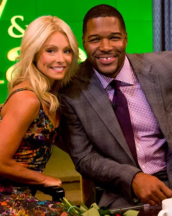 1346779067_kelly ripa michael strahan 441