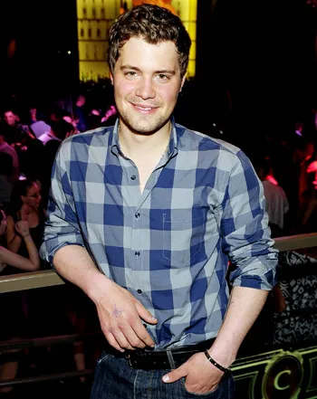 1347477228_levi johnston 441