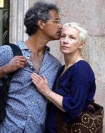 1347974737_annie lennox 350