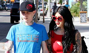 1348067393_kat von d 300