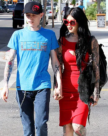 1348067393_kat von d 350