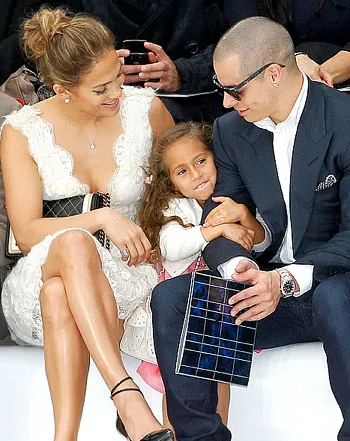 1349196733_jennifer lopez emme casper smart 350