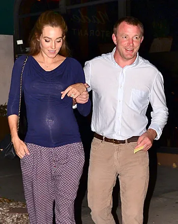 1349722814_guy ritchie jacqui 441