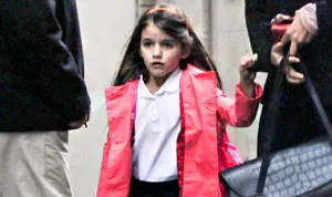 1349883744_suri cruise katie holmes 178