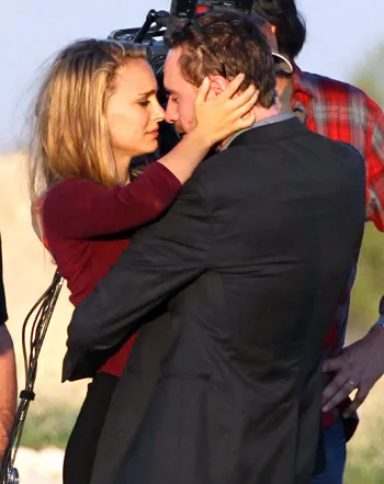 1349987639_natalie portman michael fassbender 441