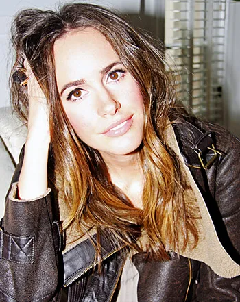 1350522844_louise roe 350