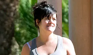1351270353_lily allen pregnant 300