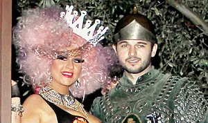 1351521541_christina aguilera matthew rutler 178