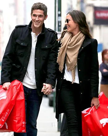 1351783827_dave annable odette 350