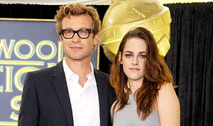 1351801187_kristen stewart simon baker 178