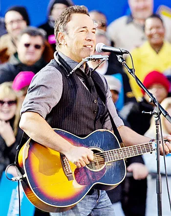 1352166895_bruce springsteen 350