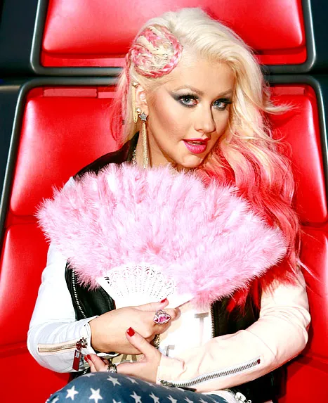 1352223888_christina aguilera hair 467