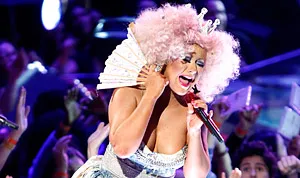 1352905018_christina aguilera 178