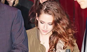 1352938141_kristen stewart 300