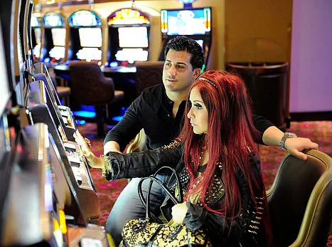 1353440376_snooki gionni article