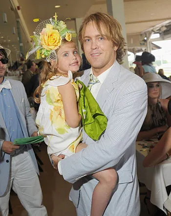 1354117583_larry birkhead 441