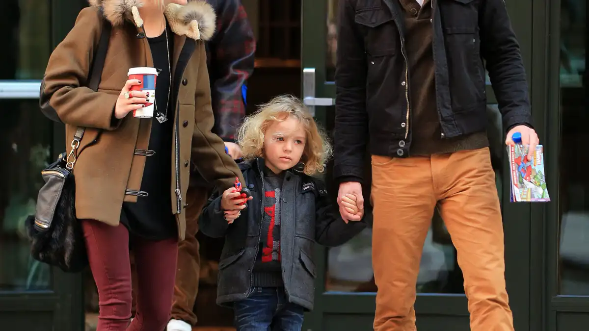 1354133439_ashlee simpson bronx zoom