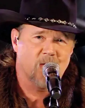 1354213014_trace adkins 441