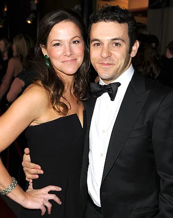 1354215621_jennifer lynn stone fred savage 350