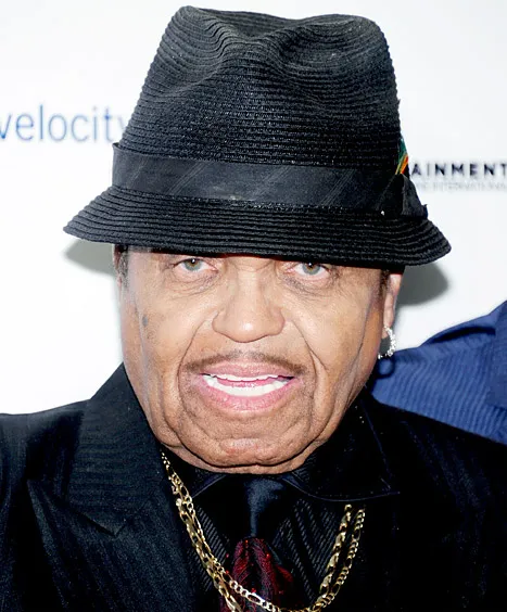 1354232352_joe jackson 467