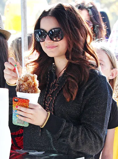 1354243126_1 ariel winter 560