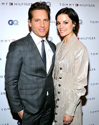 1354287878_peter facinelli jaimie alexander 350