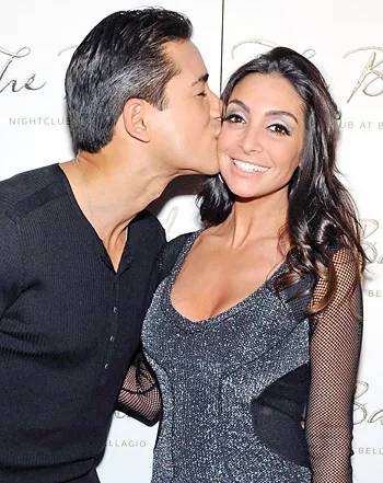 1354317935_mario lopez courtney mazza 350