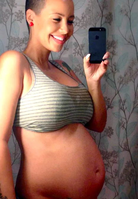 1354571445_amber rose 467