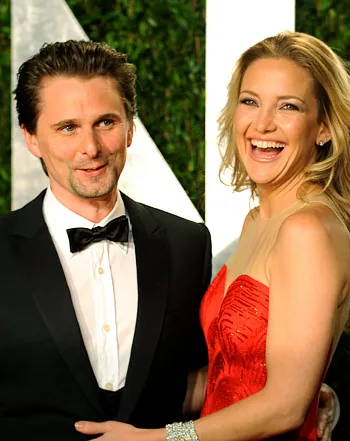 1354714172_kate hudson matt bellamy 441