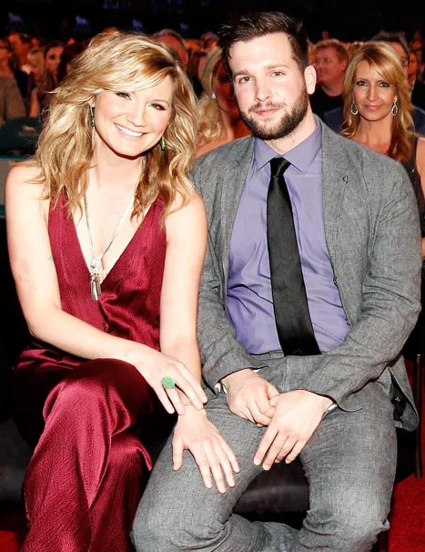 1354900676_jennifer nettles justin miller lg