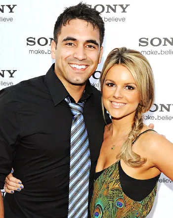 1355260501_ali fedotowsky roberto martinez 441