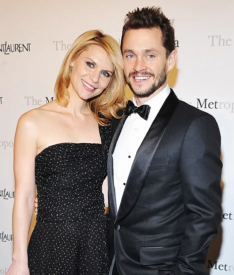 1355960055_claire danes hugh dancy 467