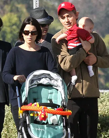 1356639648_neve campbell caspian 350