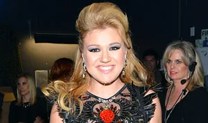 1357225807_kelly clarkson 300