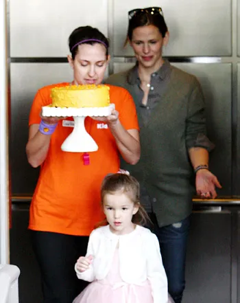 1357579499_jennifer garner seraphina affleck 441