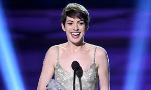 1357919410_anne hathaway 178