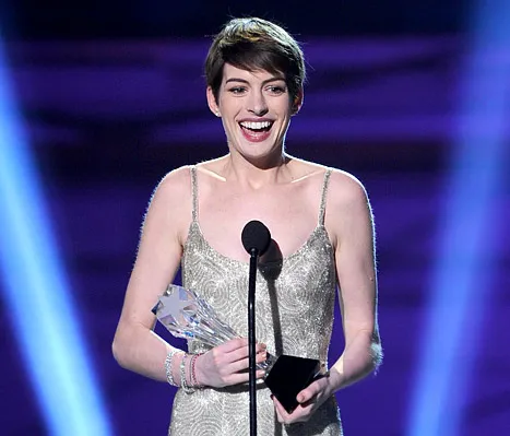 1357919410_anne hathaway article