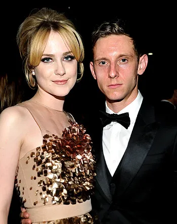 1357920341_van rachel wood jamie bell 441