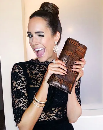 1358204914_louise roe wink 350