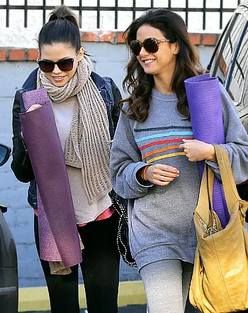 1358261878_jenna dewan tatum emmanuelle chriqui 350